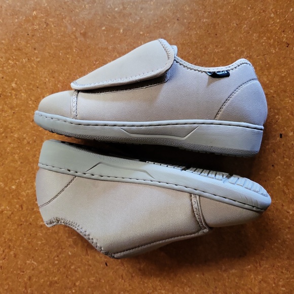 Silvert's Velcro shoes for the elderly - Picture 6 of 8